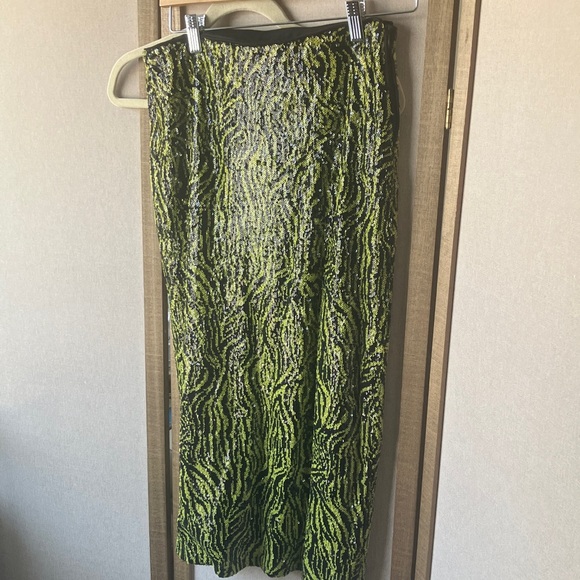 Zara Green and Black Patterned sequined Women's Skirt small - Picture 1 of 3